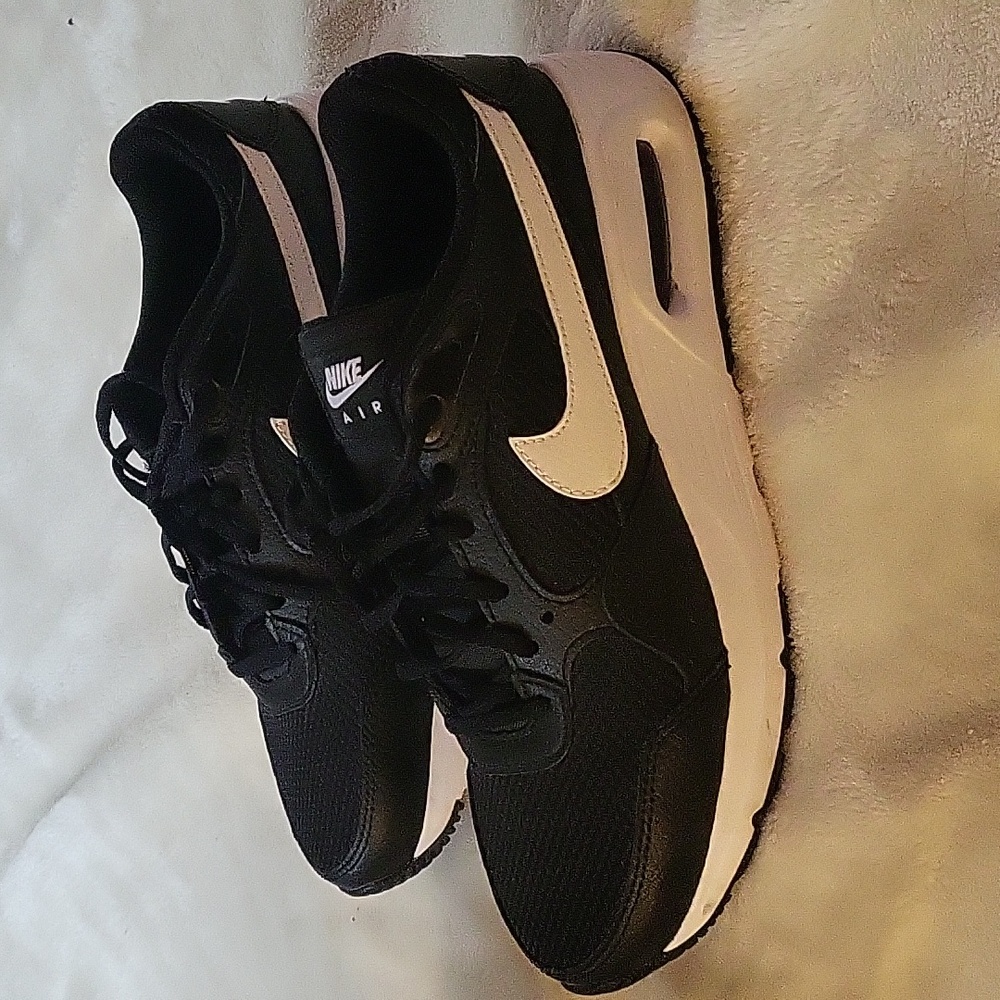 NIKE Air Max